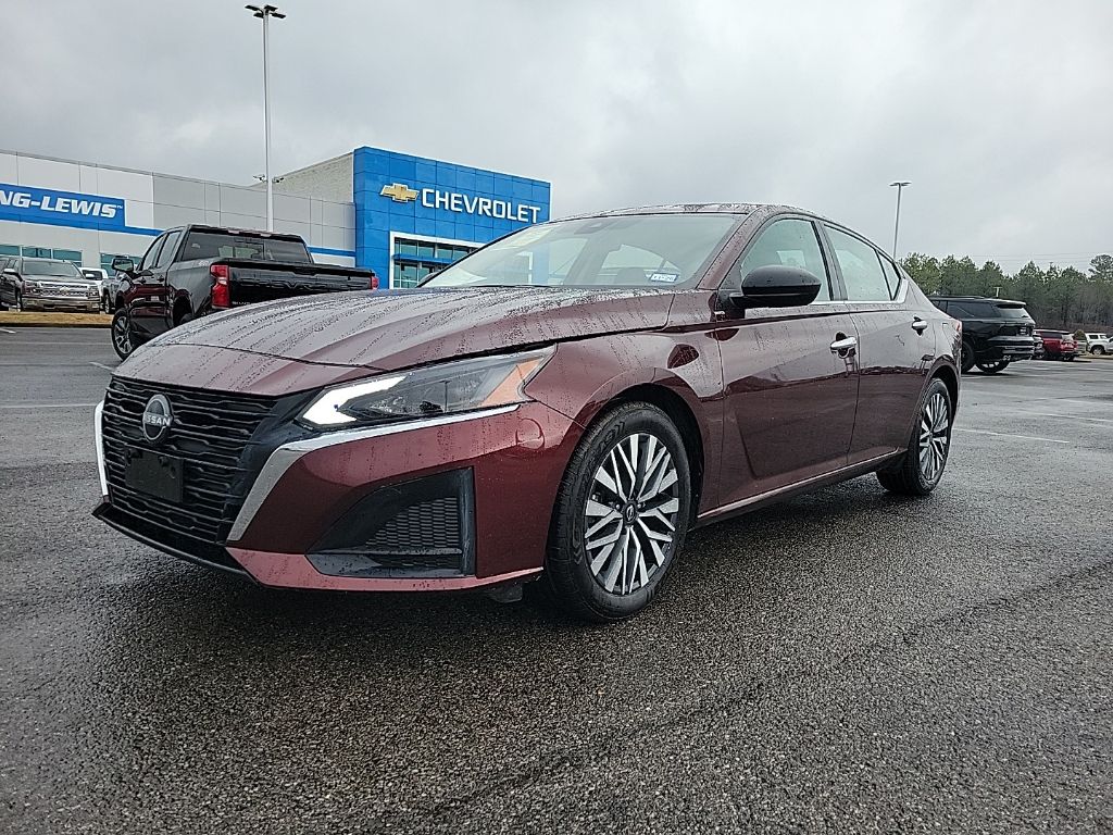 2024 Nissan Altima 2.5 SV FWD