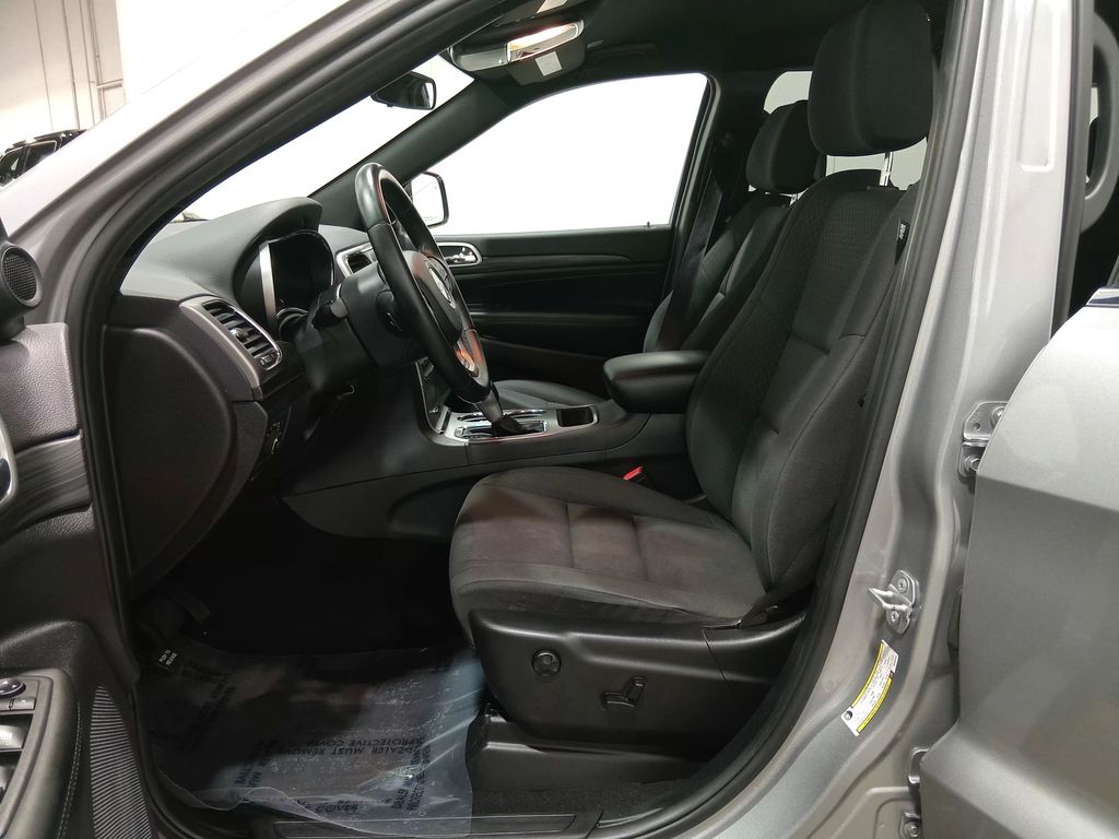 2019 Jeep Grand Cherokee Laredo E 4x4