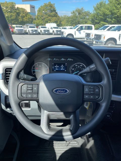 2025 Ford F-450 Chassis XL