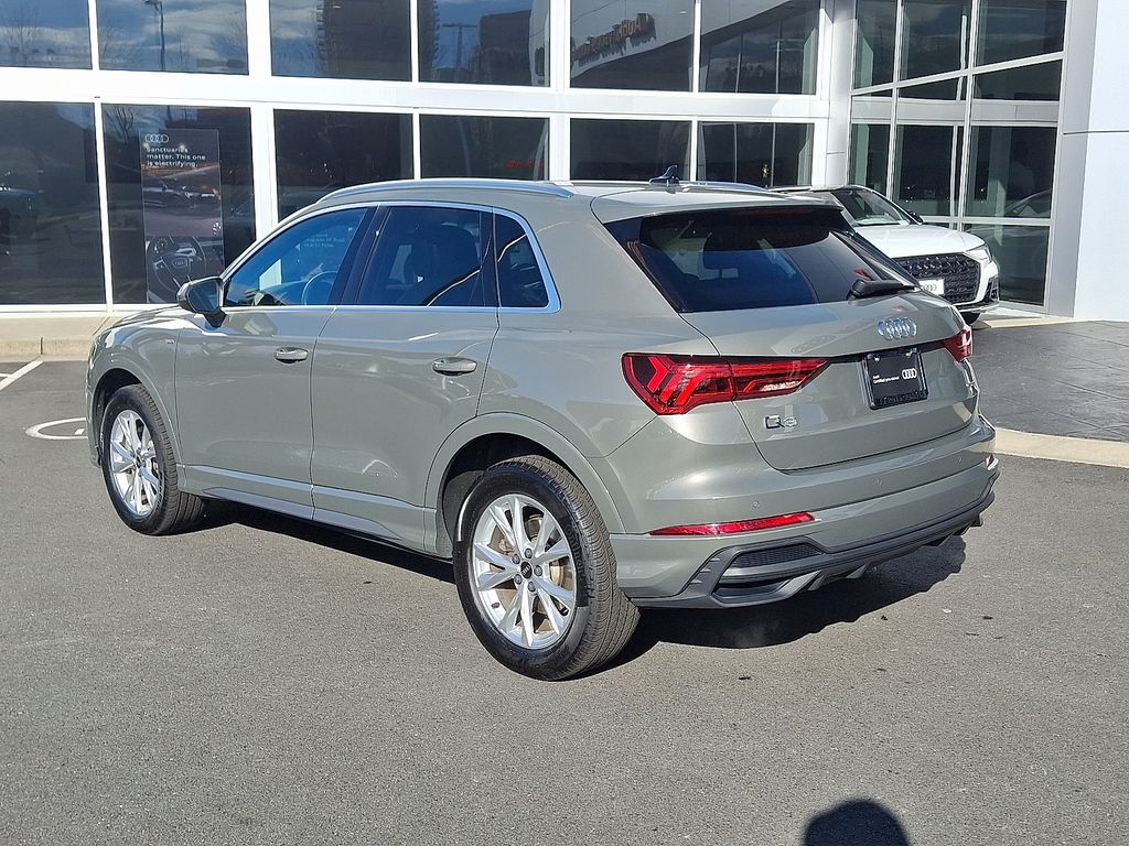 Thumbnail: 2023 Audi Q3 - 6