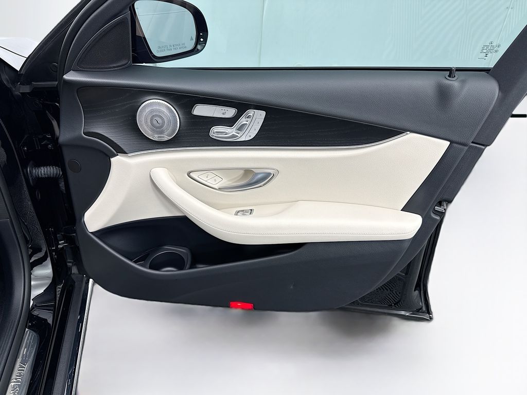 Thumbnail: 2023 Mercedes-Benz E-Class - 26