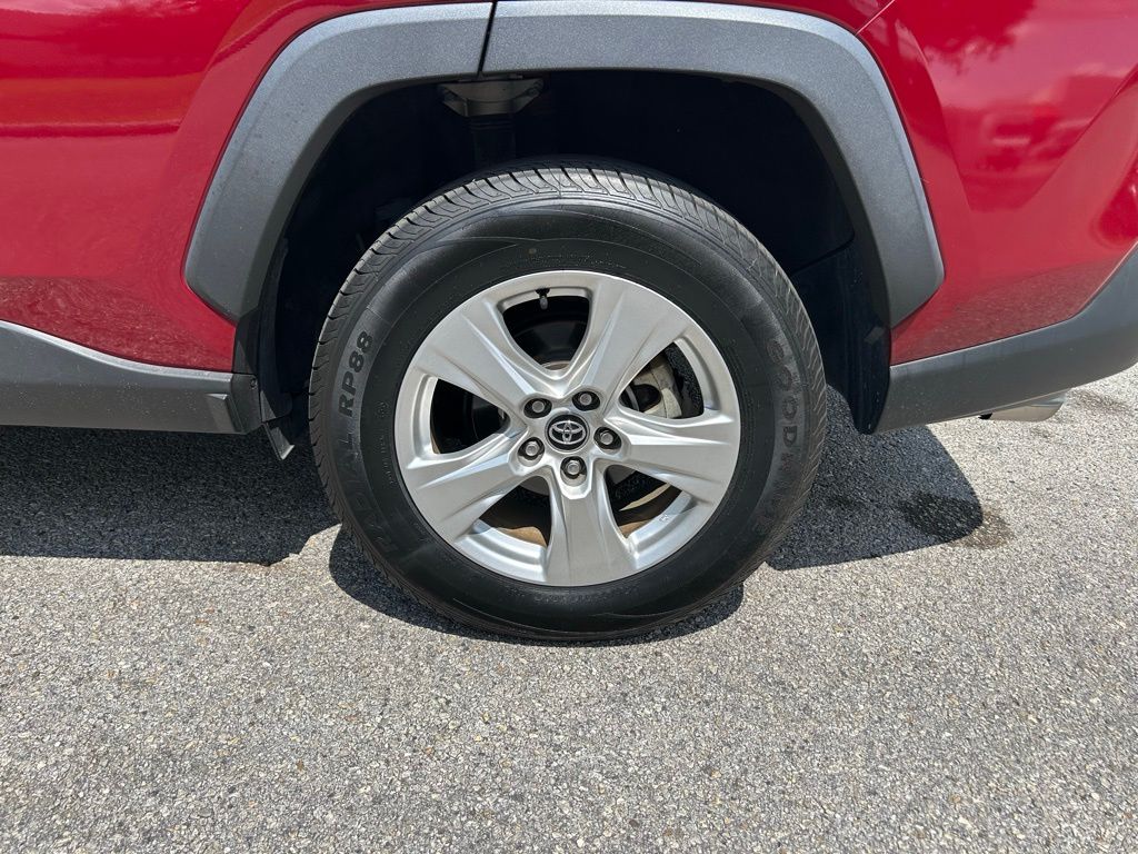 Thumbnail: 2020 Toyota RAV4 - 9