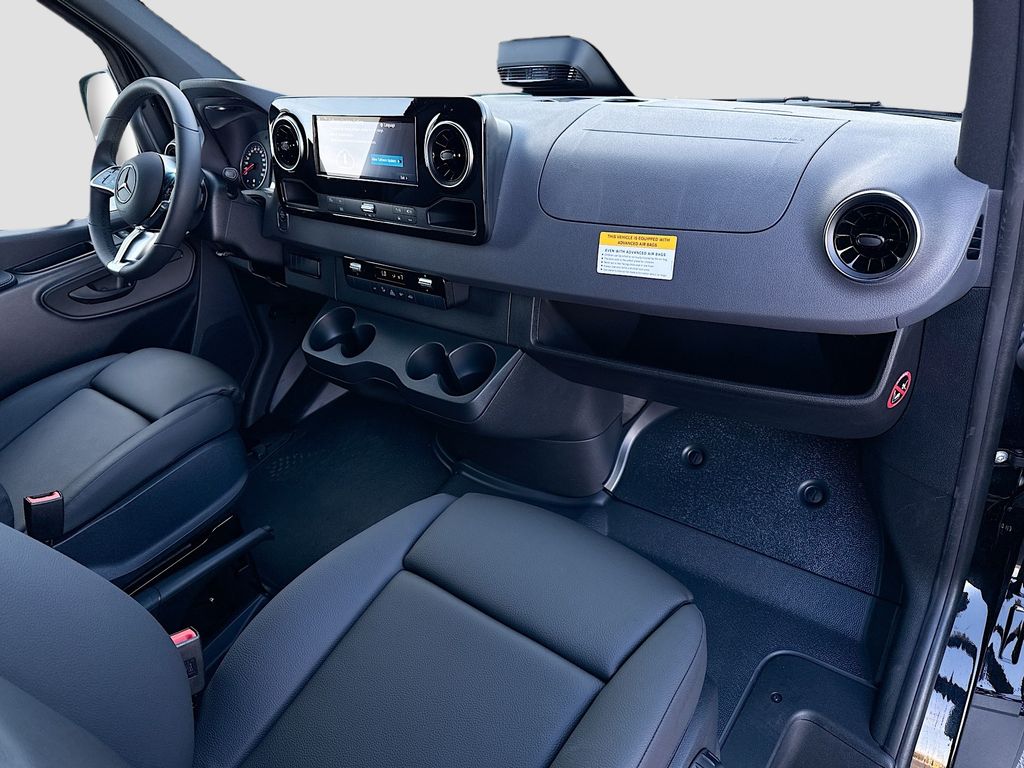 Thumbnail: 2026 Mercedes-Benz Sprinter - 16