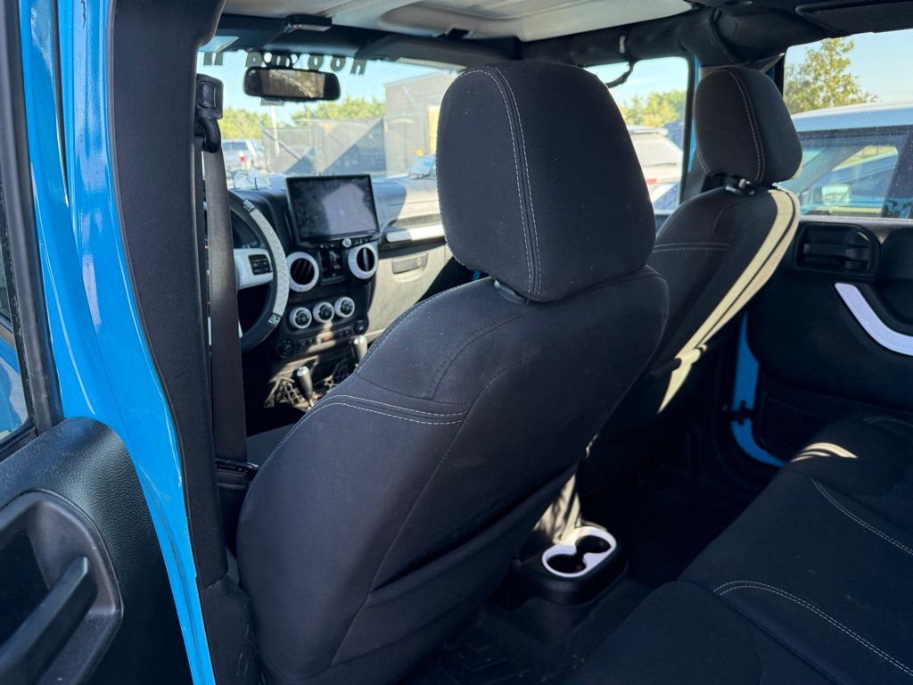 Thumbnail: 2017 Jeep Wrangler - 7