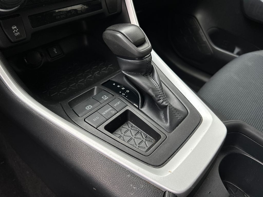 Certified Used 2020 Silver Toyota LE image 17