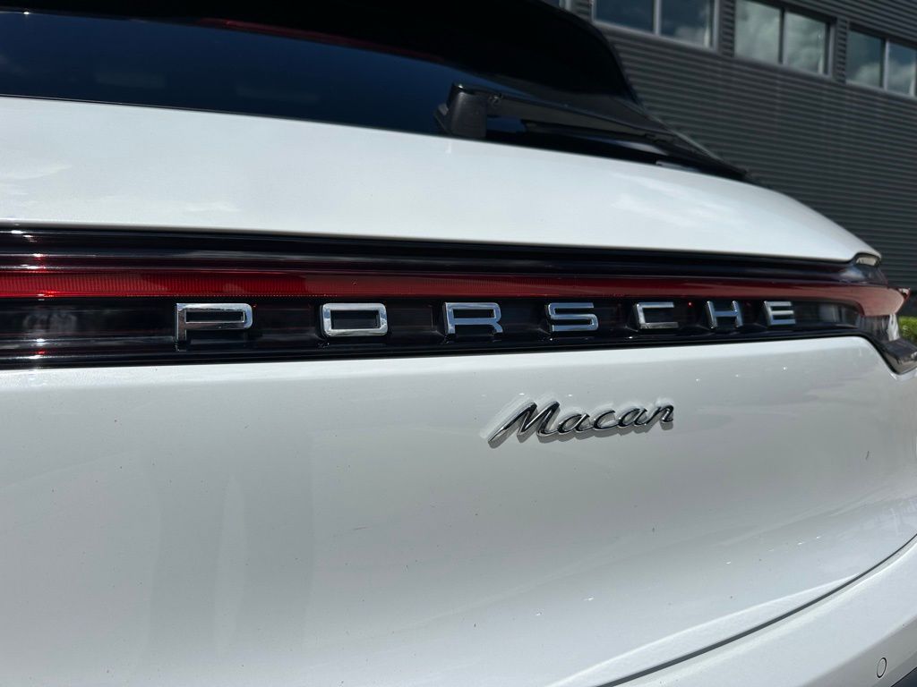 Thumbnail: 2023 Porsche Macan - 14
