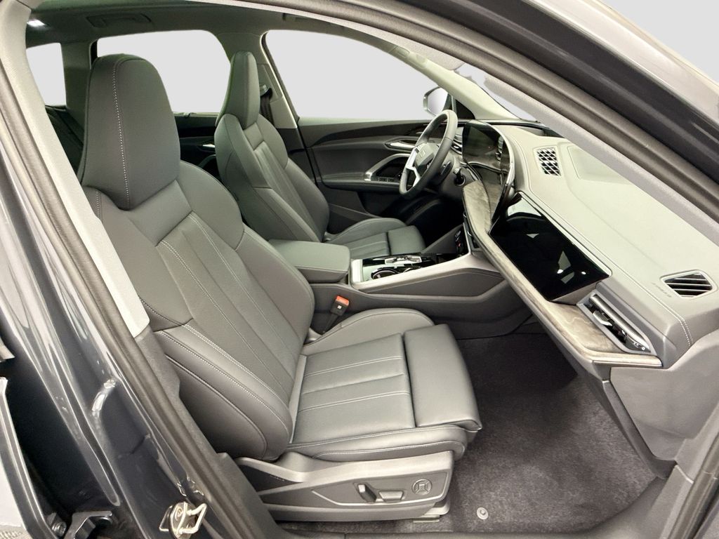 Thumbnail: 2025 Audi Q5 - 20