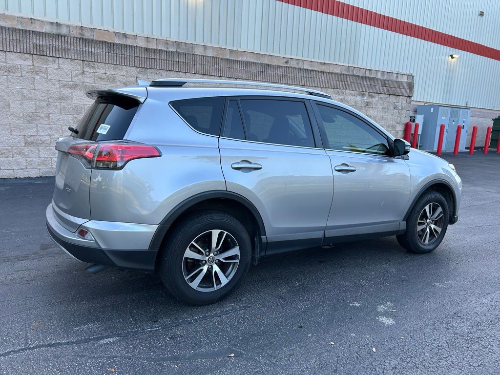 Thumbnail: 2018 Toyota RAV4 - 5