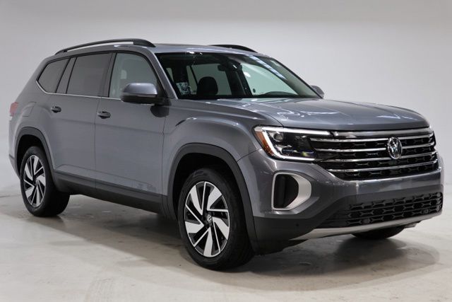 Black 2025 Volkswagen Atlas SE FWD with Technology SUV / Crossover Front-Wheel Drive 8-Speed Automatic