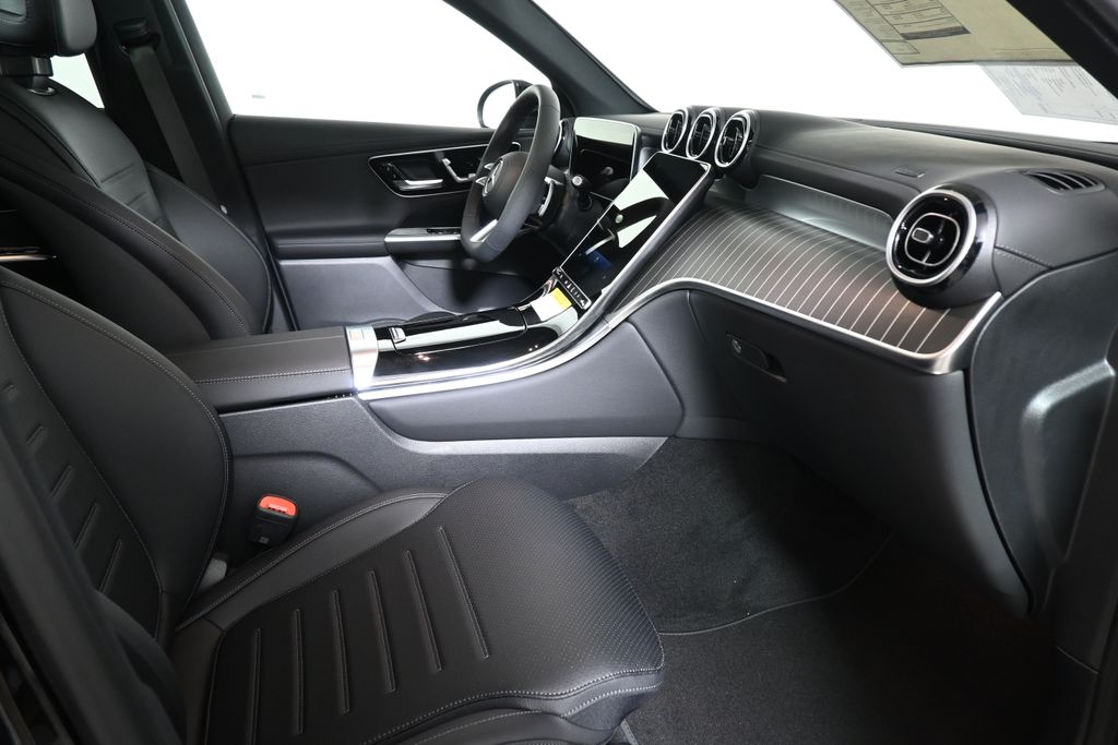 Thumbnail: 2026 Mercedes-Benz GLC - 20