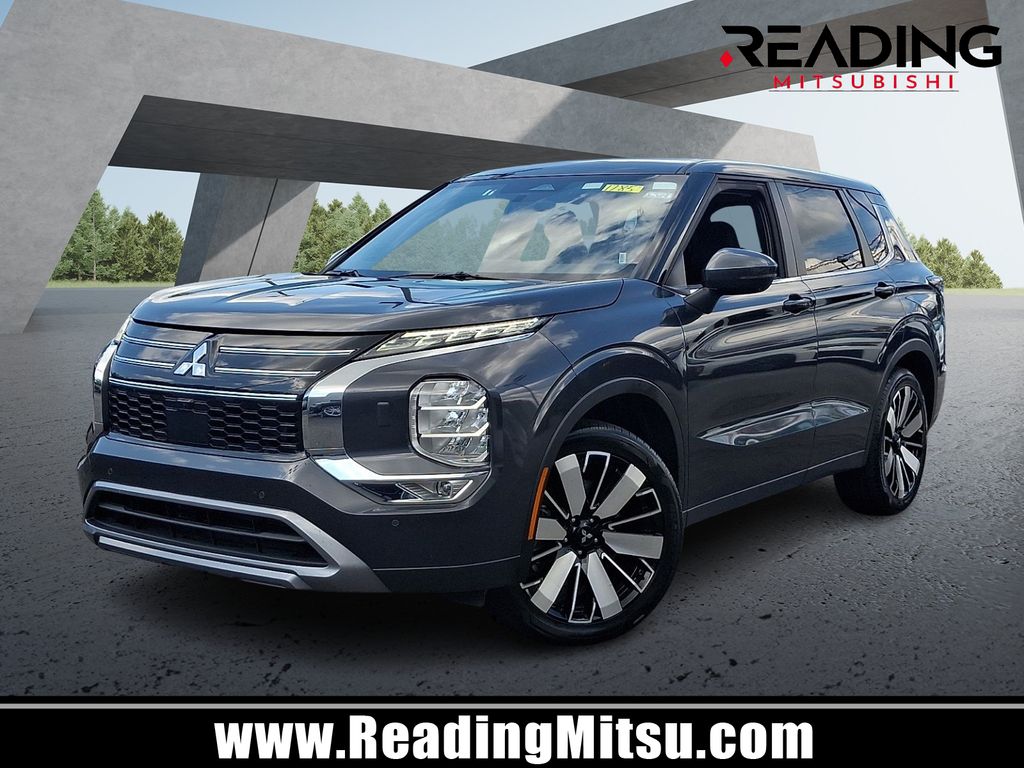 Gray 2025 Mitsubishi Outlander SUV / Crossover Front-Wheel Drive Continuously Variable Transmission