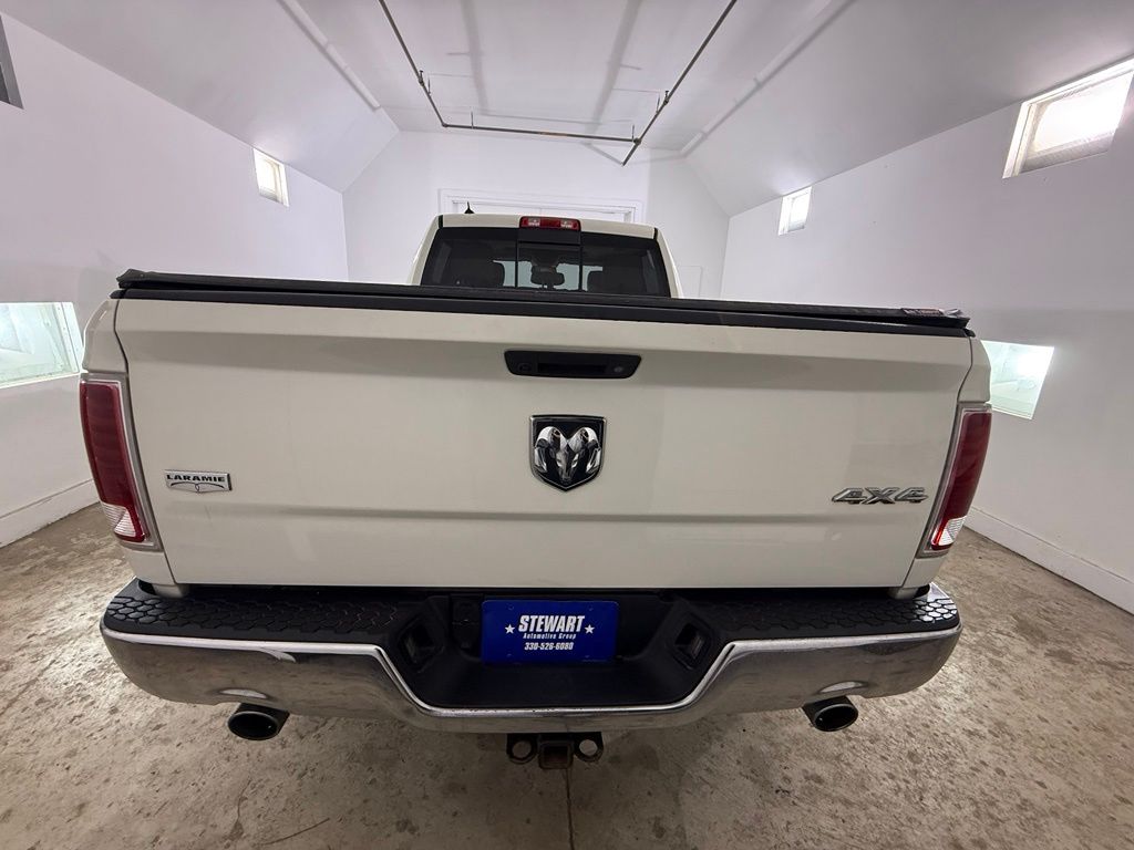 2016 Ram 1500 Laramie - Image 4