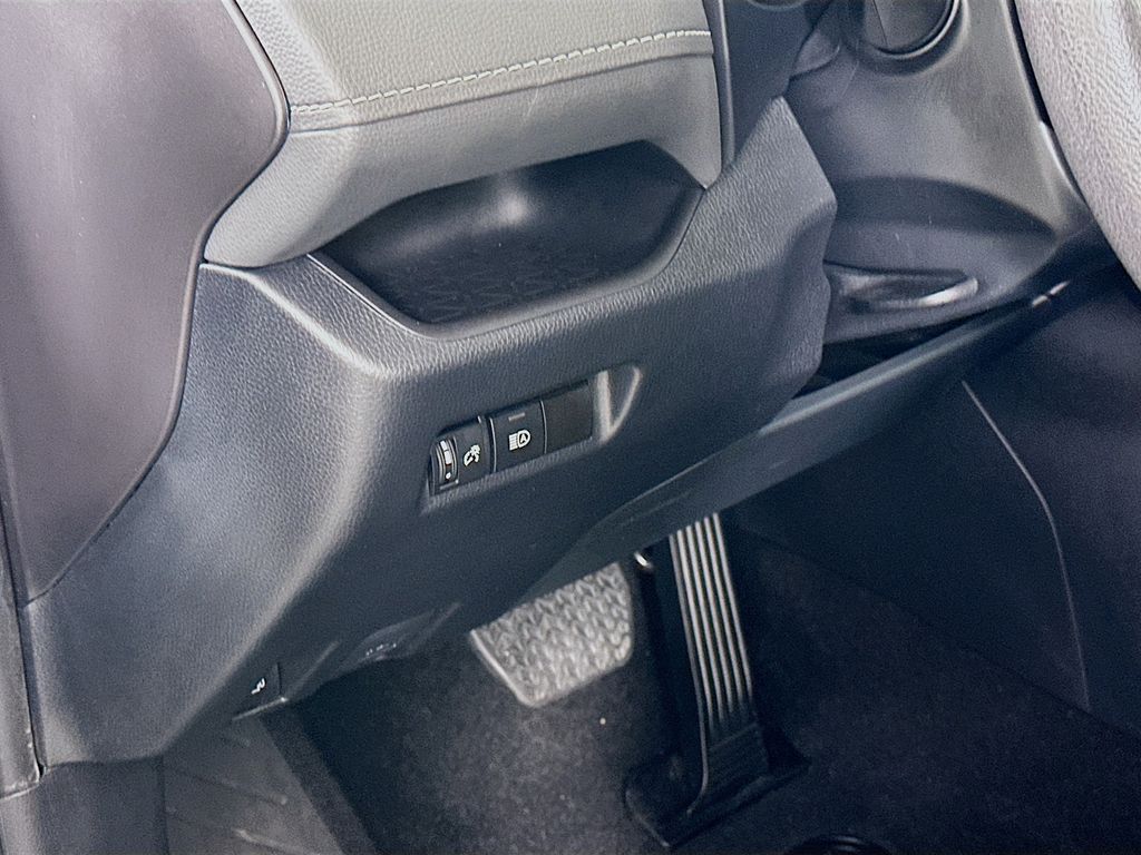 Thumbnail: 2024 Toyota RAV4 - 10