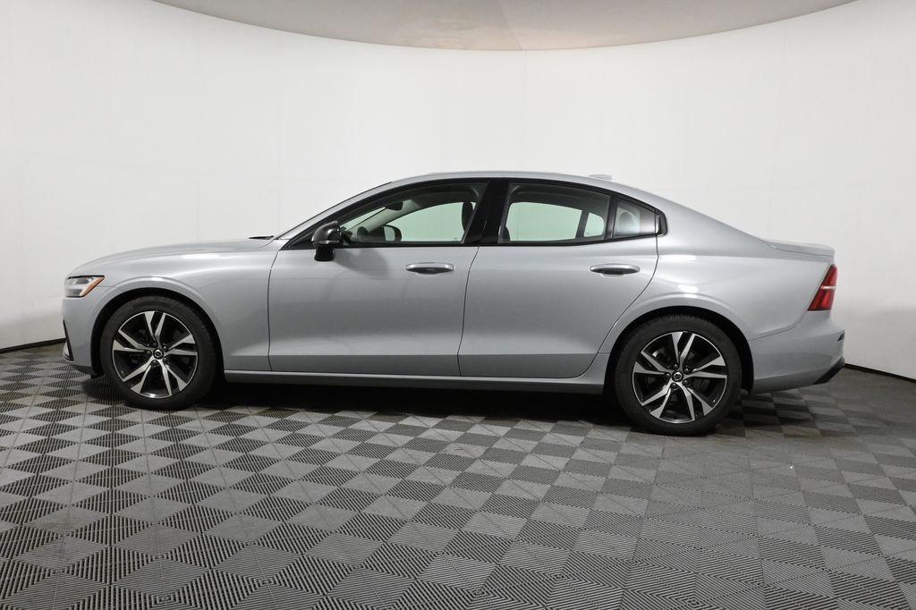 Thumbnail: 2024 Volvo S60 - 2
