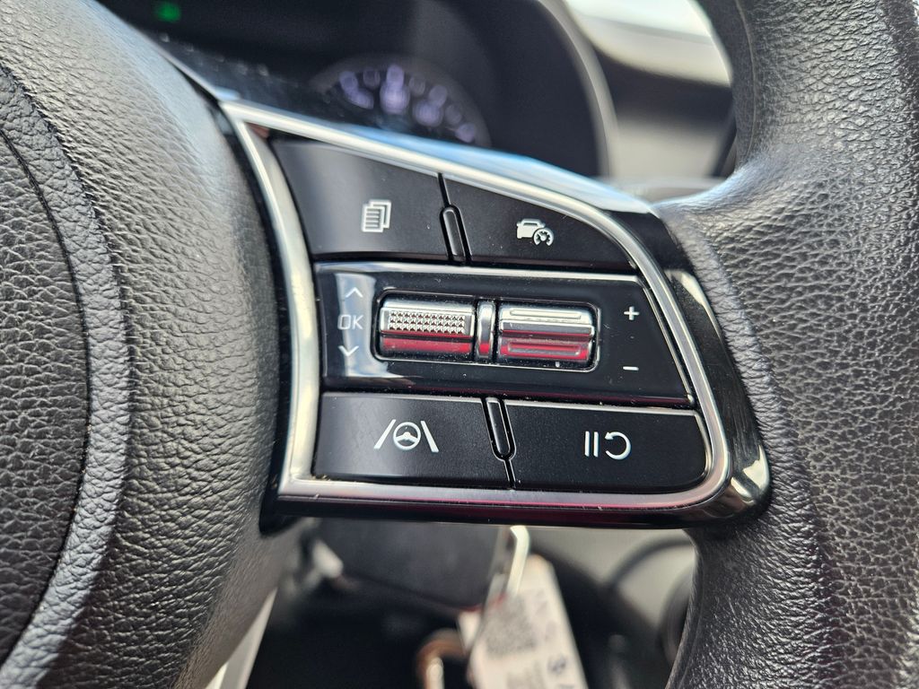 Thumbnail: 2023 Kia Forte - 18