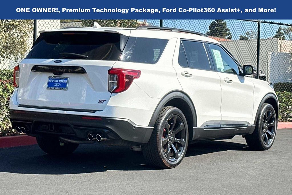 2022 Ford Explorer ST 5