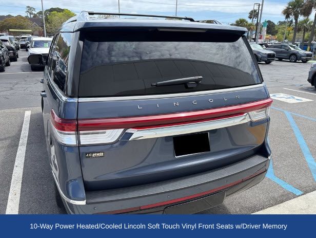 2022 Lincoln Navigator Standard