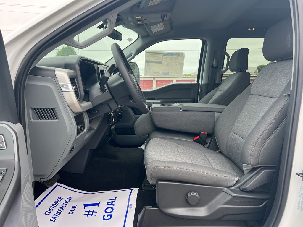 2025 Ford F-350SD