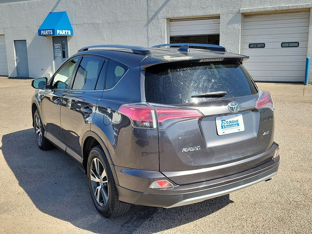 2018 Toyota RAV4 XLE - 6