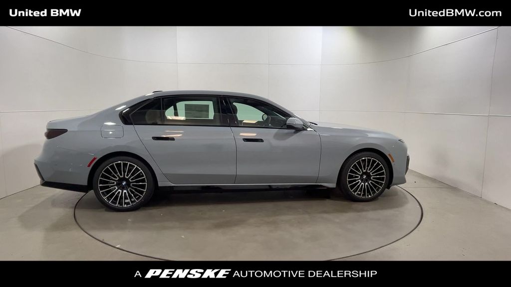 2025 BMW 7 Series 740i 9