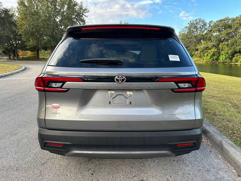 Thumbnail: 2025 Toyota Grand Highlander - 4