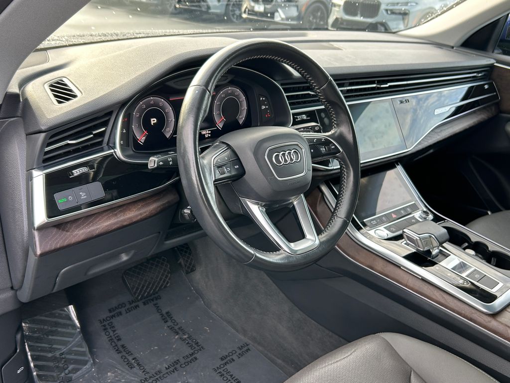 Thumbnail: 2020 Audi Q8 - 13