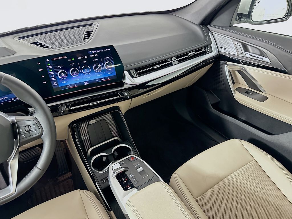 Thumbnail: 2023 BMW X1 - 24
