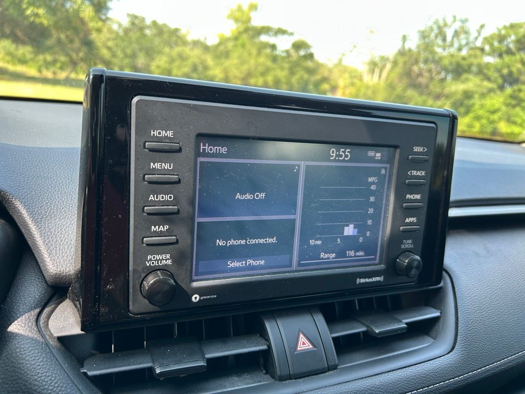 2021 Toyota RAV4 LE 23