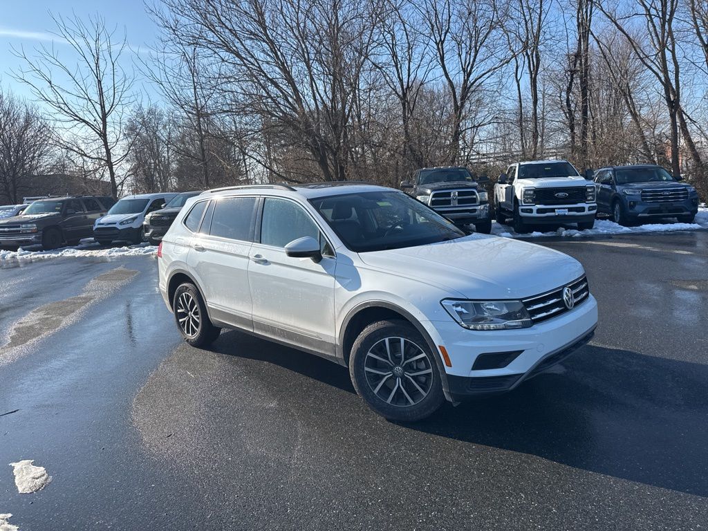 2021 Volkswagen Tiguan SE's photo