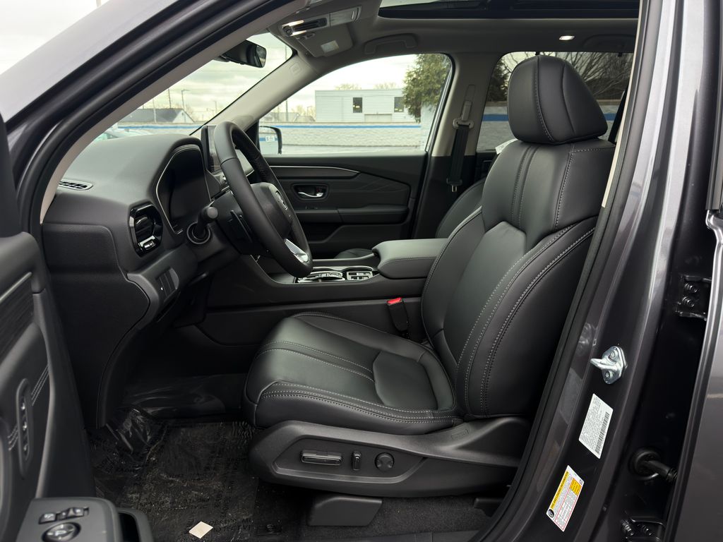 Thumbnail: 2026 Honda Pilot - 18