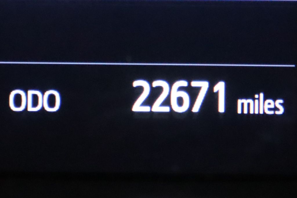 2021 Toyota C-HR LE 24
