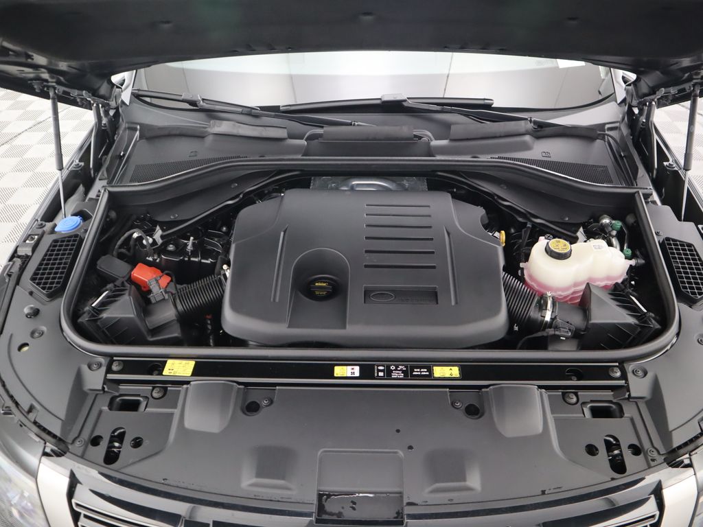 Thumbnail: 2025 Land Rover Range Rover - 30