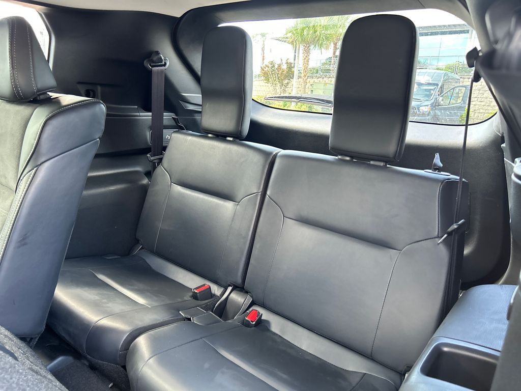 Certified Used 2024  Mitsubishi  image 13