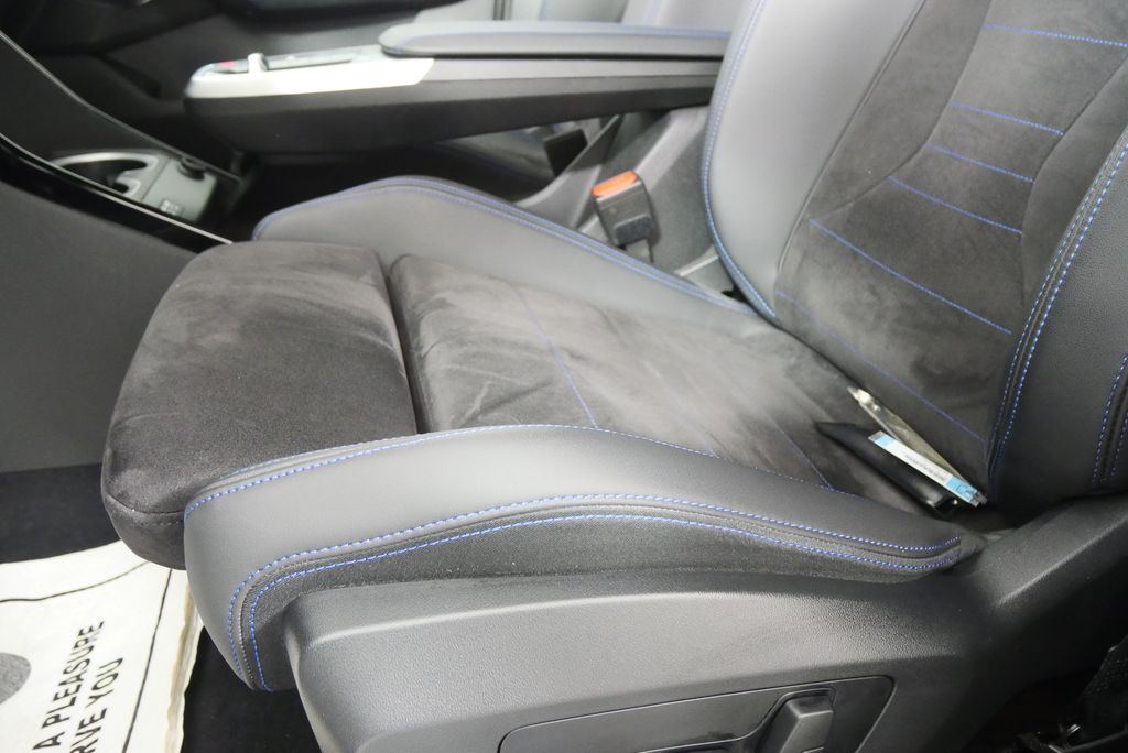 Thumbnail: 2024 BMW X1 - 10