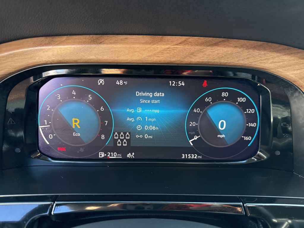 2025 Volkswagen Atlas 2.0T SE w/Technology White at Subaru and VW of Moon Township