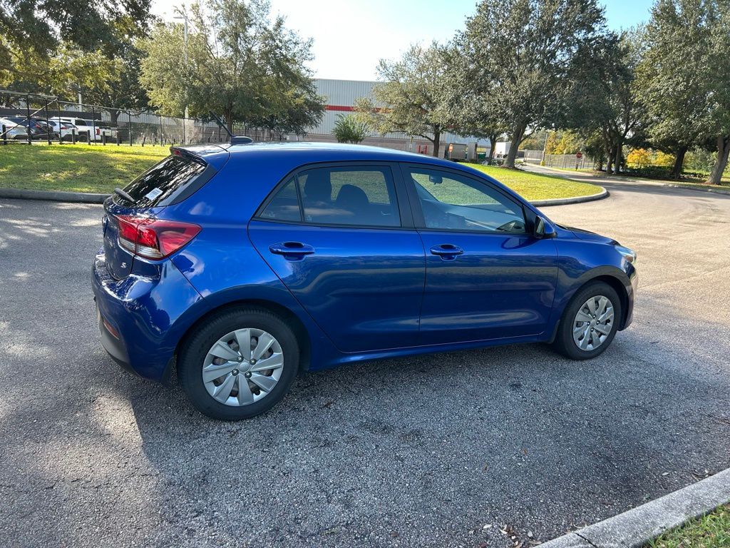 Thumbnail: 2020 Kia Rio - 5
