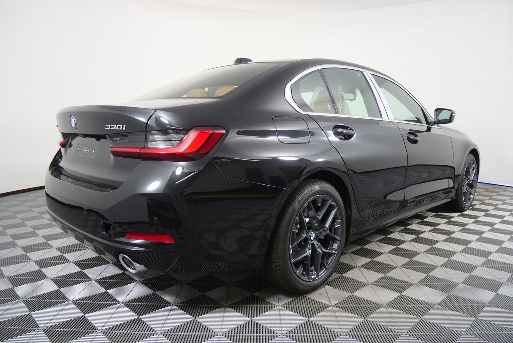 Thumbnail: 2026 BMW 3 Series - 3