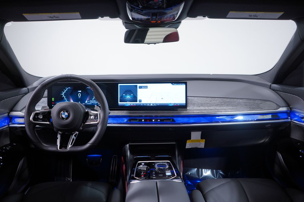 Thumbnail: 2025 BMW 7 Series - 10