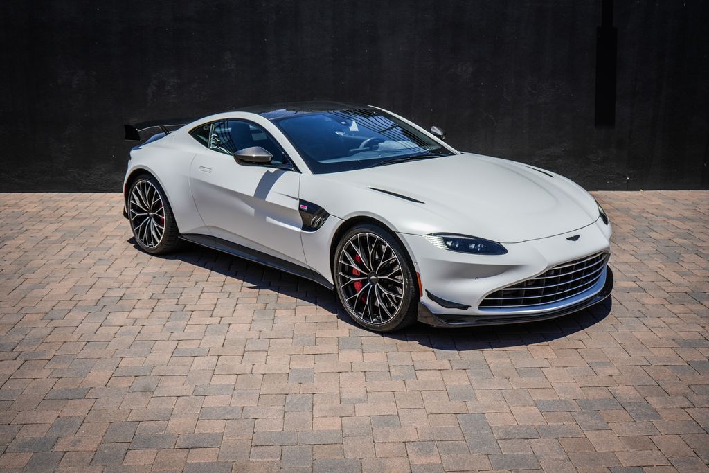 2023 Aston Martin Vantage F1's photo