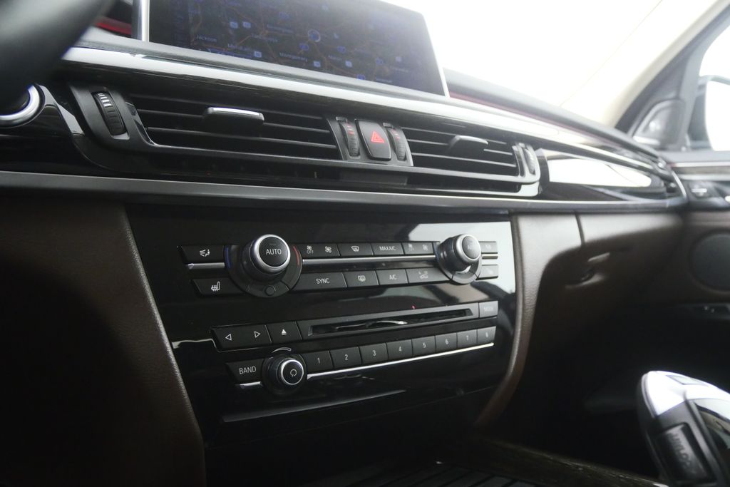 Thumbnail: 2015 BMW X5 - 21