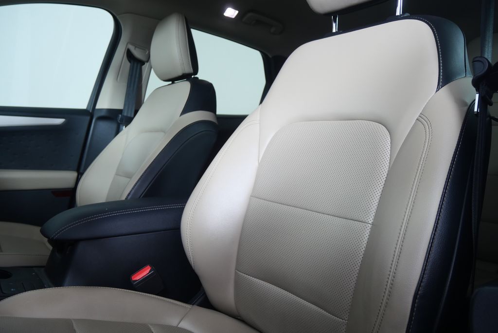 Thumbnail: 2020 Ford Escape - 10