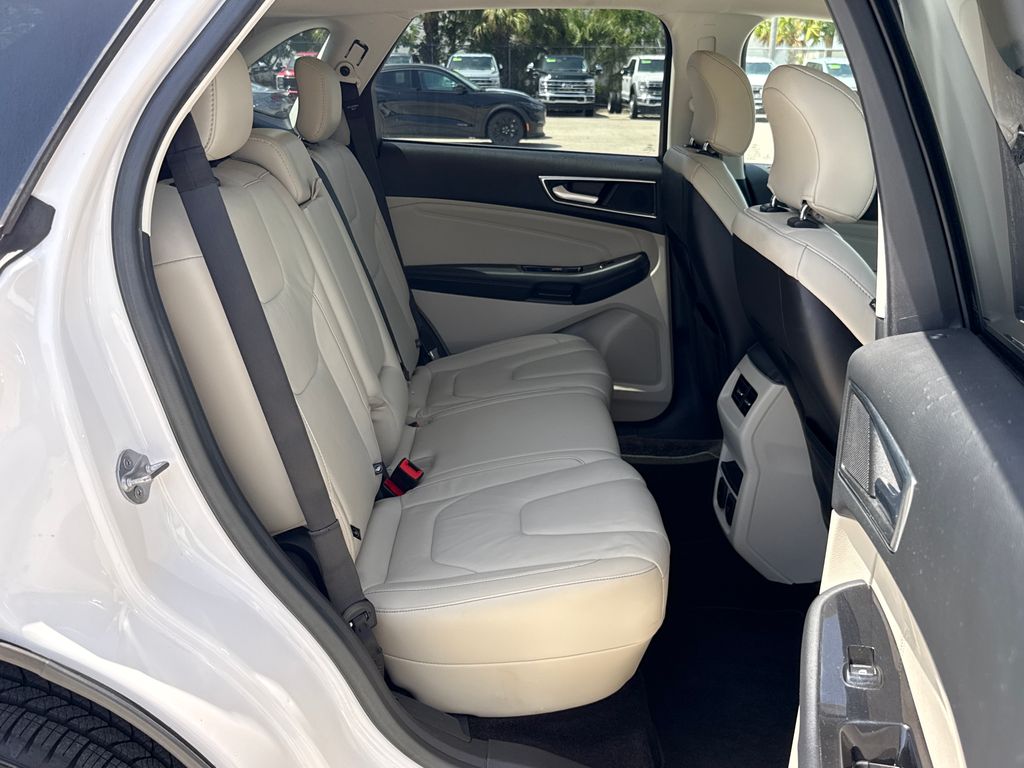 Used 2016 White Ford Titanium image 27