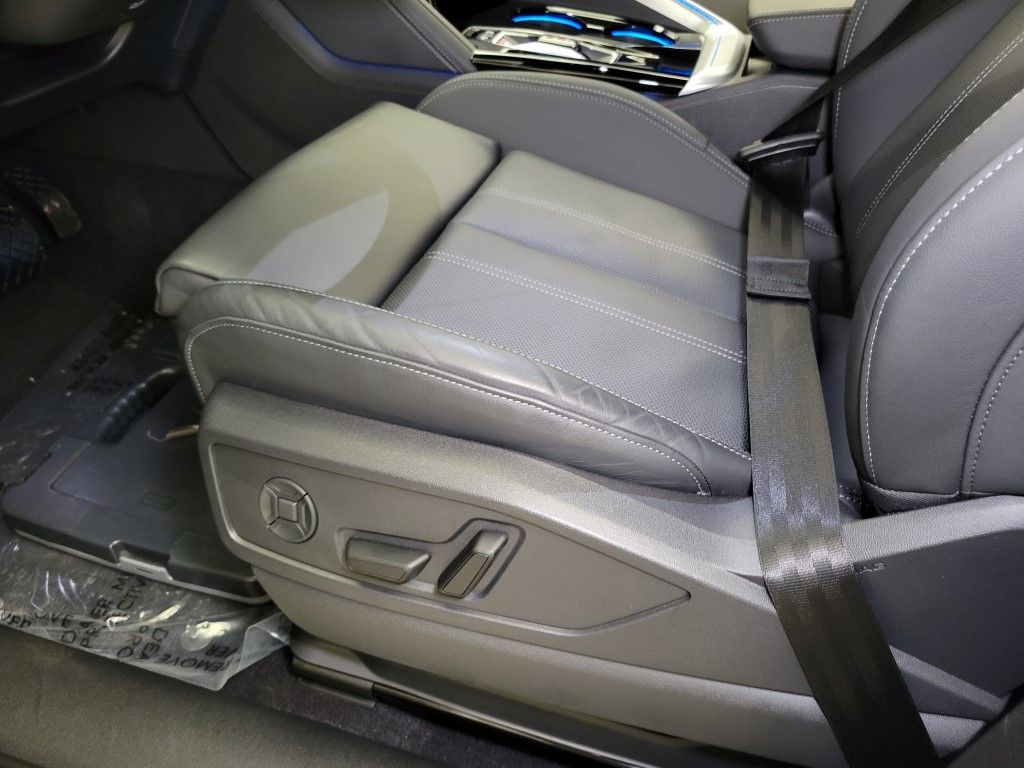 Thumbnail: 2025 Audi Q5 - 25