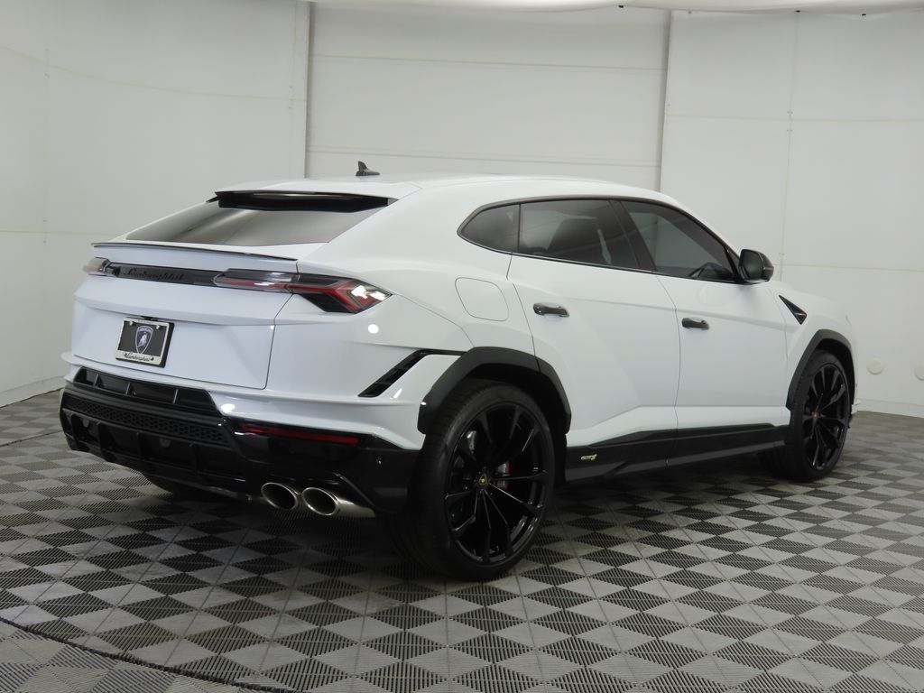 Thumbnail: 2023 Lamborghini Urus - 5