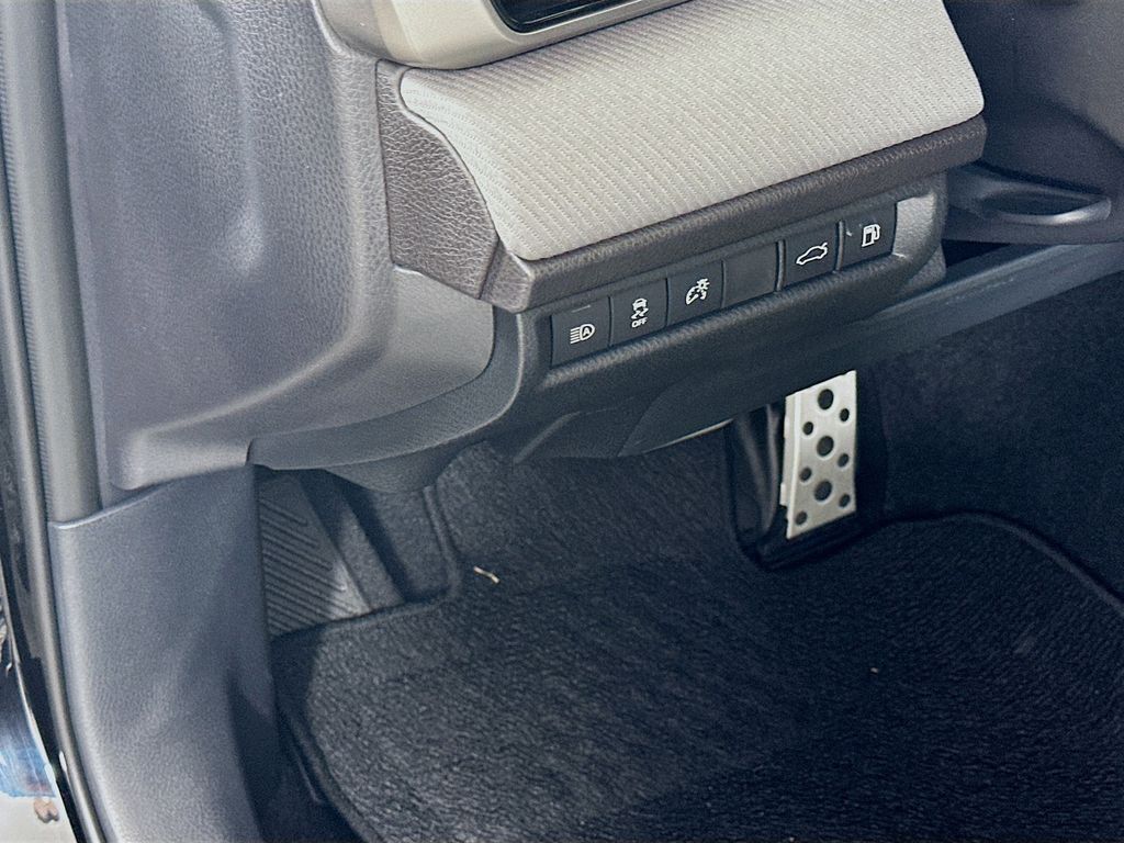 Thumbnail: 2025 Toyota Camry - 10