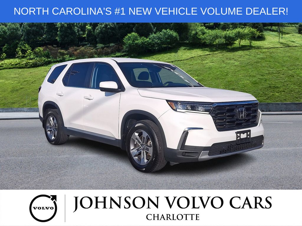 Platinum White Pearl 2023 Honda Pilot SUV / Crossover All-Wheel Drive Automatic