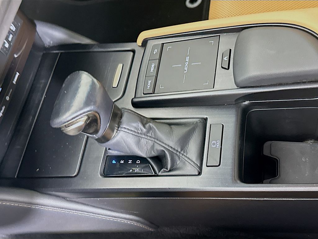Thumbnail: 2022 Lexus ES - 16