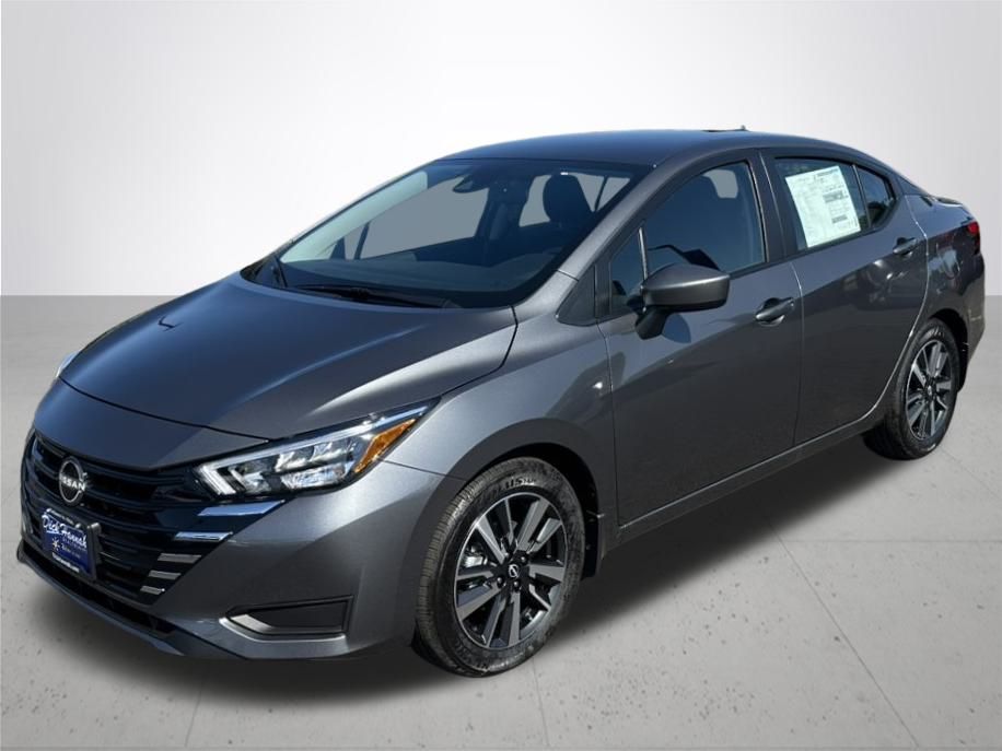 2025 Nissan Versa 1.6 SV photo 2