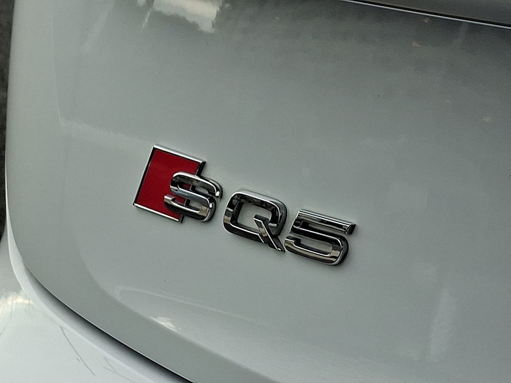 Thumbnail: 2023 Audi SQ5 - 27