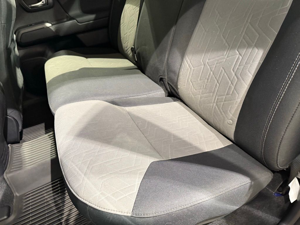 Thumbnail: 2022 Toyota Tacoma - 18